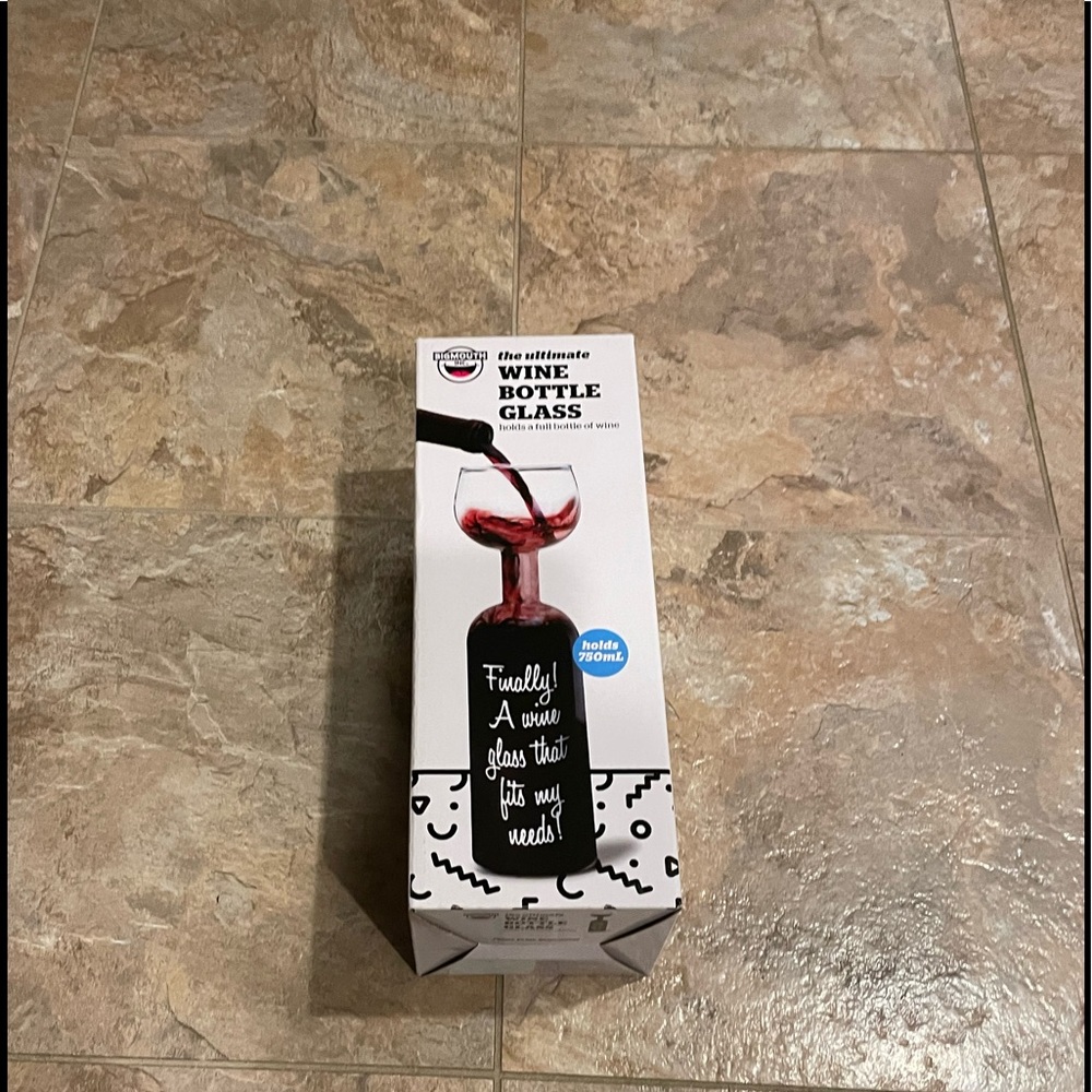 New in box large glass that fits an ENTIRE bottle of wine